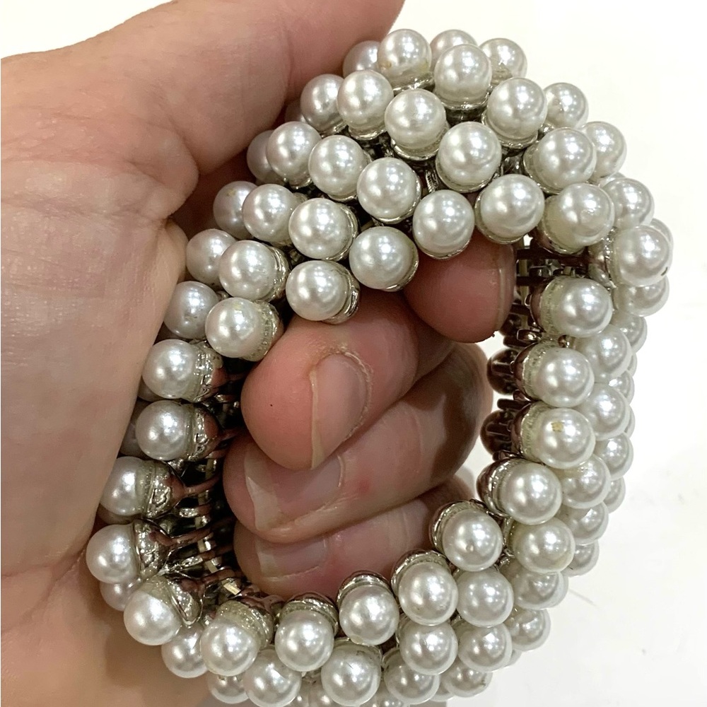 Lustrous Silver Pearl Bracelet